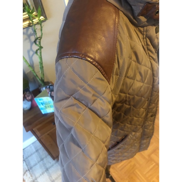 Quilted Ralph Lauren jacket ! Waist length, leather details. - Picture 3 of 9